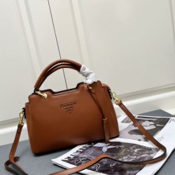 2025SS トートバッグ PRADA プラダ 新作セール価格でゲット