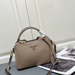 2025SS トートバッグ PRADA プラダ 新作セール価格でゲット