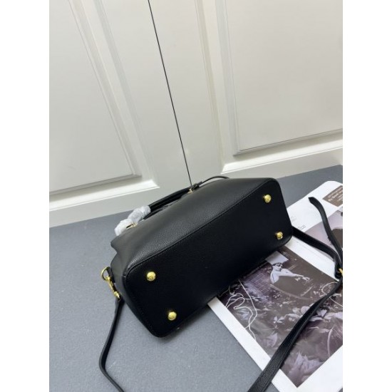 2025SS トートバッグ PRADA プラダ 新作セール価格でゲット 2025SS トートバッグ PRADA プラダ 新作セール価格でゲット