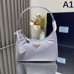 2025SS トートバッグ PRADA プラダ 日本でも大人気のモデル
