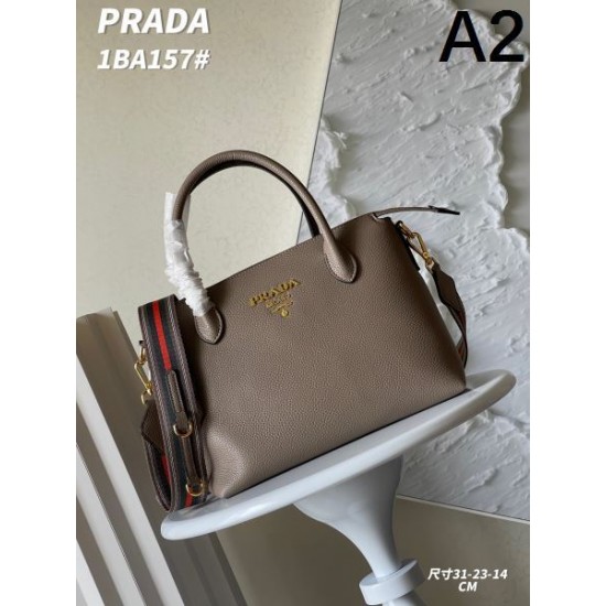 2025SS トートバッグ PRADA プラダ スタイリッシュな雰囲気 2025SS トートバッグ PRADA プラダ スタイリッシュな雰囲気