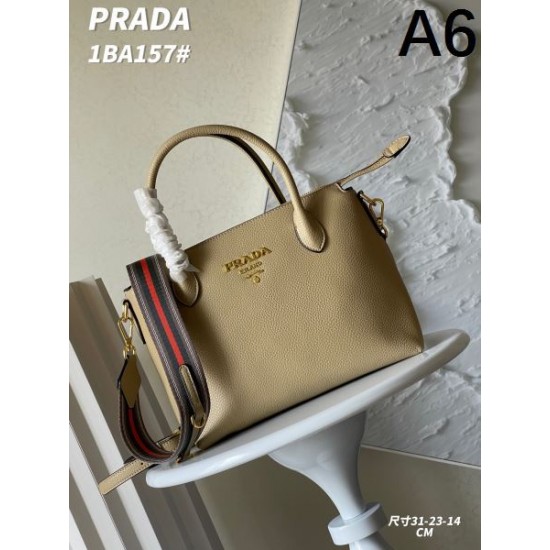 2025SS トートバッグ PRADA プラダ スタイリッシュな雰囲気 2025SS トートバッグ PRADA プラダ スタイリッシュな雰囲気