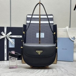 2025SS トートバッグ PRADA プラダ 今年も大活躍間違いなし