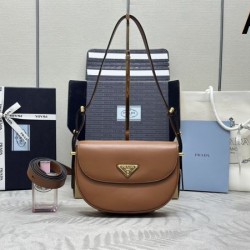 2025SS トートバッグ PRADA プラダ 今年も大活躍間違いなし
