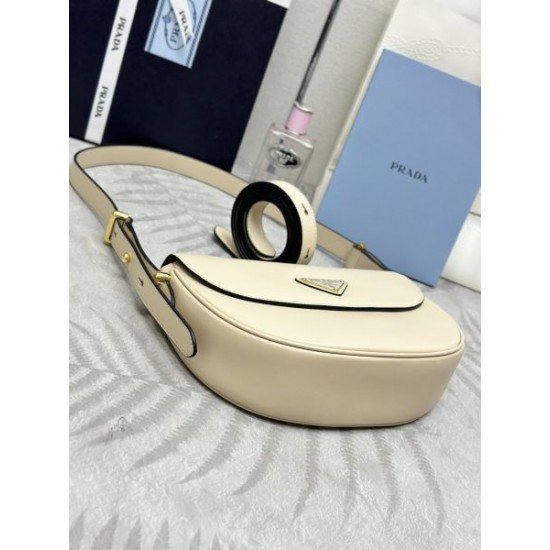 2025SS トートバッグ PRADA プラダ 今年も大活躍間違いなし 2025SS トートバッグ PRADA プラダ 今年も大活躍間違いなし