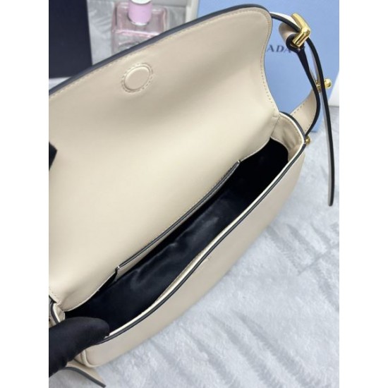 2025SS トートバッグ PRADA プラダ 今年も大活躍間違いなし 2025SS トートバッグ PRADA プラダ 今年も大活躍間違いなし