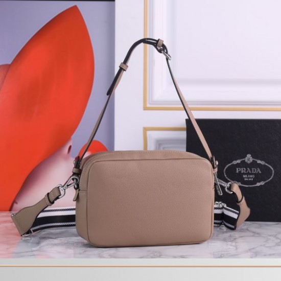 2025SS トートバッグ PRADA プラダ レトロ感のあるデザイン 2025SS トートバッグ PRADA プラダ レトロ感のあるデザイン