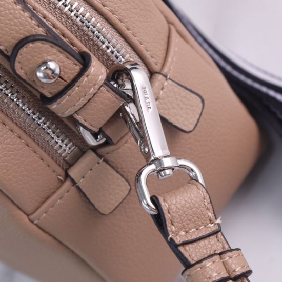 2025SS トートバッグ PRADA プラダ レトロ感のあるデザイン 2025SS トートバッグ PRADA プラダ レトロ感のあるデザイン