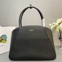 2025SS トートバッグ PRADA プラダ オシャレだけど疲れない