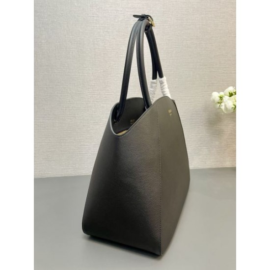 2025SS トートバッグ PRADA プラダ オシャレだけど疲れない 2025SS トートバッグ PRADA プラダ オシャレだけど疲れない