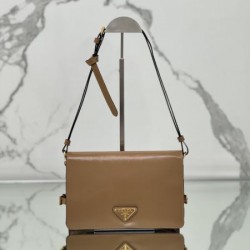 2025SS ショルダーバッグ PRADA プラダ 引き続き注目のスタイル