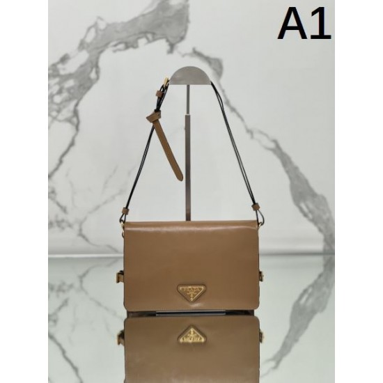 2025SS ショルダーバッグ PRADA プラダ 引き続き注目のスタイル 2025SS ショルダーバッグ PRADA プラダ 引き続き注目のスタイル