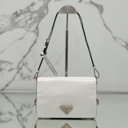 2025SS ショルダーバッグ PRADA プラダ 引き続き注目のスタイル