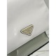 2025SS ショルダーバッグ PRADA プラダ 引き続き注目のスタイル 2025SS ショルダーバッグ PRADA プラダ 引き続き注目のスタイル