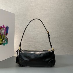 2025SS ショルダーバッグ PRADA プラダ 今年らしい優秀アイテム