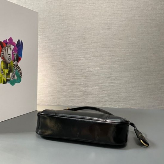2025SS ショルダーバッグ PRADA プラダ 今年らしい優秀アイテム 2025SS ショルダーバッグ PRADA プラダ 今年らしい優秀アイテム