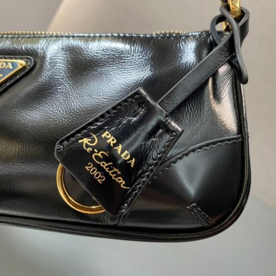 2025SS ショルダーバッグ PRADA プラダ 今年らしい優秀アイテム 2025SS ショルダーバッグ PRADA プラダ 今年らしい優秀アイテム