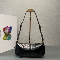 2025SS ショルダーバッグ PRADA プラダ 今年らしく魅力的アップ