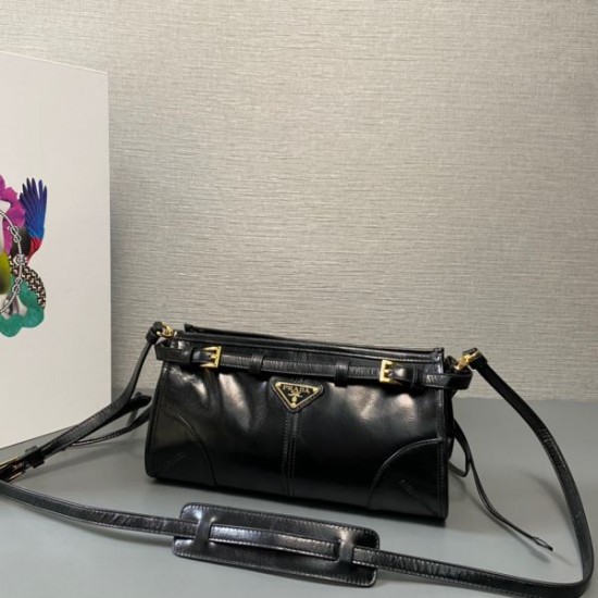 2025SS ショルダーバッグ PRADA プラダ 今季はファション感漂う 2025SS ショルダーバッグ PRADA プラダ 今季はファション感漂う