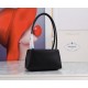 2025SS ショルダーバッグ PRADA プラダ 都会的な印象のスタイル 2025SS ショルダーバッグ PRADA プラダ 都会的な印象のスタイル