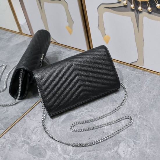 2025SS ショルダーバッグ YSL イヴ サンローラン 再入荷が嬉しい 2025SS ショルダーバッグ YSL イヴ サンローラン 再入荷が嬉しい