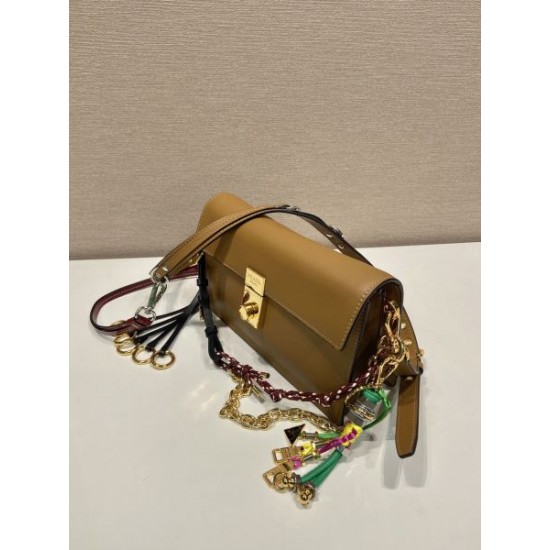 2025FW PRADA プラダ ショルダーバッグ デイリー使いに最適な上品レプリカ