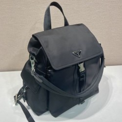 2025FW PRADA プラダ バックパック この秋目を引く洗練レプリカデザイン
