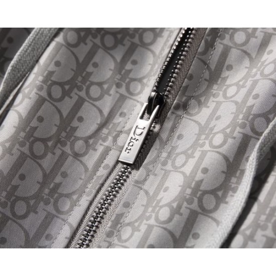 DIOR ディオール 2025年秋冬 コート 上品な冬の装いにぴったり