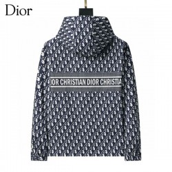 DIOR ディオール 2025年秋冬 コート 冬の定番として人気のアイテム