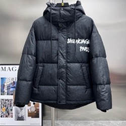 BALENCIAGA バレンシアガ 2025年秋冬 ダウンジャケット 上品で洗練された冬スタイル