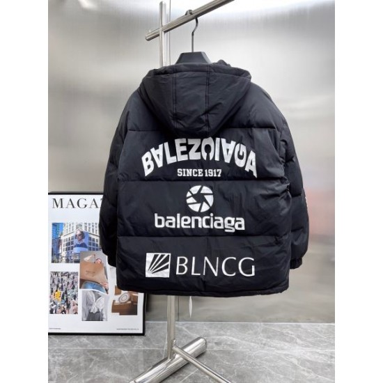 BALENCIAGA バレンシアガ 2025年秋冬 ダウンジャケット 日本未入荷の話題アイテム