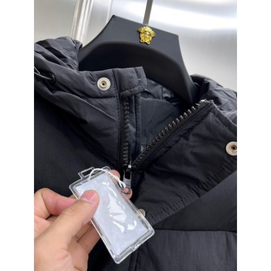 BALENCIAGA バレンシアガ 2025年秋冬 ダウンジャケット 日本未入荷の話題アイテム