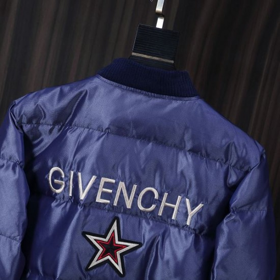 GIVENCHY ジバンシィ 2025年秋冬 ダウンジャケット ロゴ入りで人気上昇中