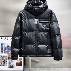 PRADA プラダ 2025年秋冬 ダウンジャケット 話題沸騰中の人気ブランド