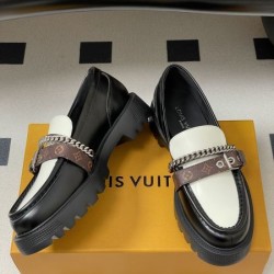 2025FW レディース カジュアルシューズ LOUIS VUITTON ルイヴィトン コーデに取り入れやすいトレンド新作