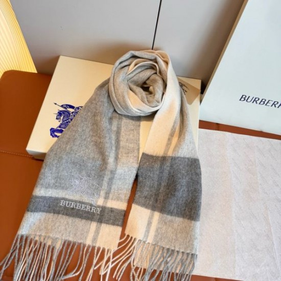 2025FW スカーフ BURBERRY バーバリー 上品さとカジュアル感を両立した逸品