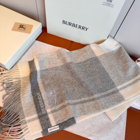 2025FW スカーフ BURBERRY バーバリー 上品さとカジュアル感を両立した逸品