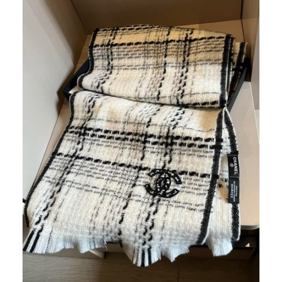 2025FW スカーフ CHANEL シャネル 季節感たっぷりの注目新作スカーフ
