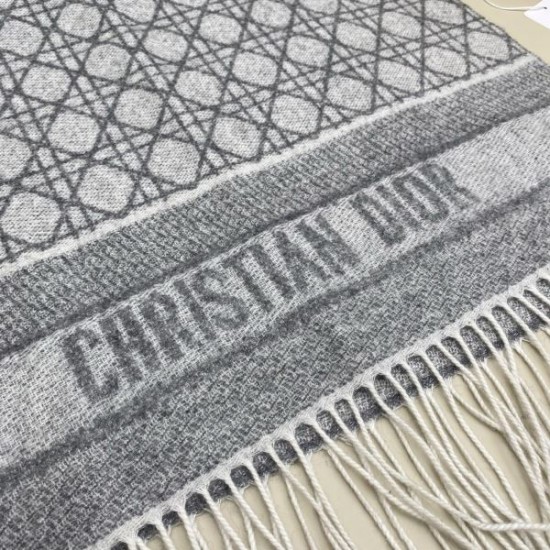 2025FW スカーフ DIOR ディオール 誰でも洗練された印象に仕上がる一枚