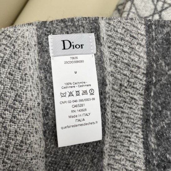 2025FW スカーフ DIOR ディオール 誰でも洗練された印象に仕上がる一枚