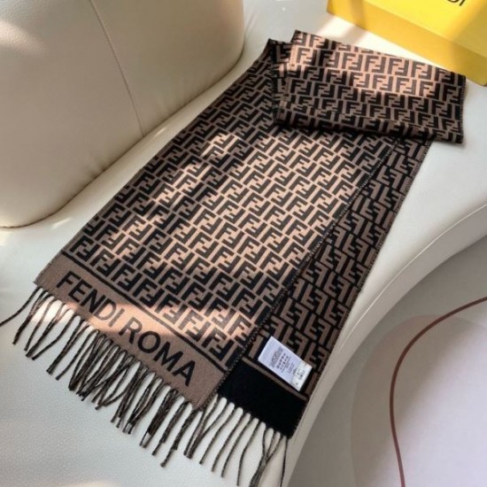 2025FW スカーフ FENDI フェンディ 上品カジュアルを叶える大人スカーフ