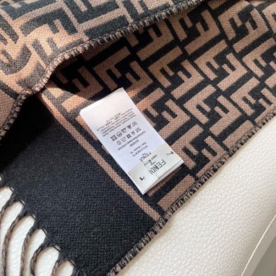 2025FW スカーフ FENDI フェンディ 上品カジュアルを叶える大人スカーフ