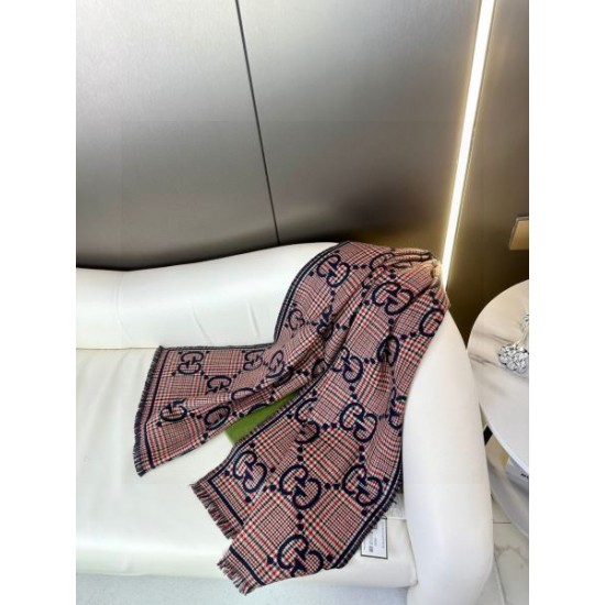 2025FW スカーフ GUCCI グッチ おしゃれ上級者の印象を演出する一枚