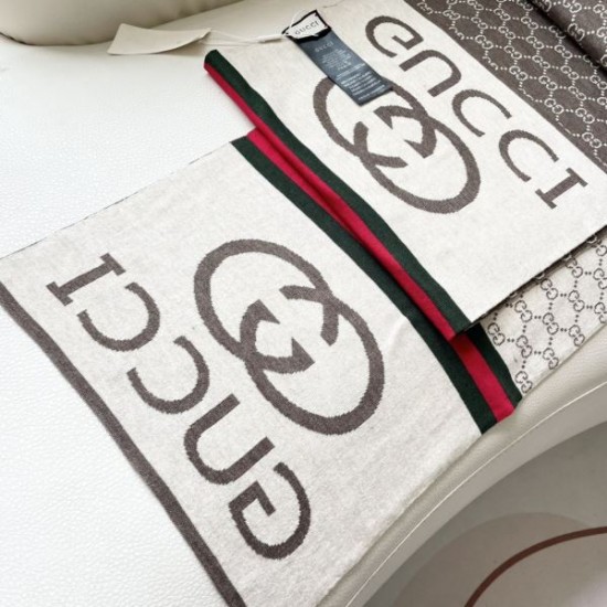 2025FW スカーフ GUCCI グッチ 目を惹く洗練デザインが魅力の新作