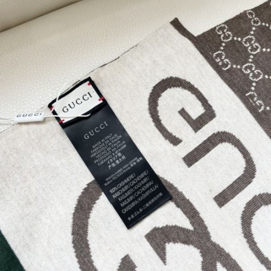 2025FW スカーフ GUCCI グッチ 目を惹く洗練デザインが魅力の新作
