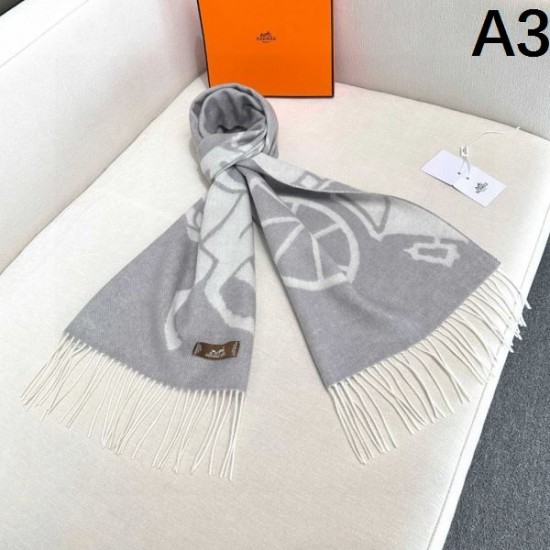2025FW スカーフ HERMES エルメス さりげなく上品さを演出する大人の一枚