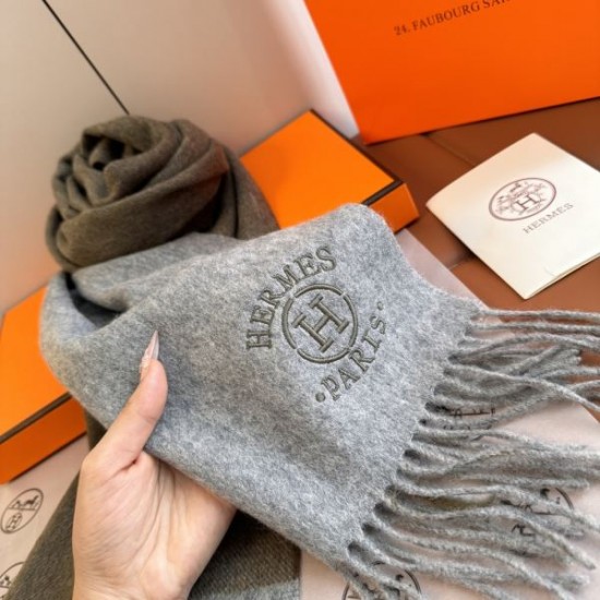 2025FW スカーフ HERMES エルメス ファッション通必見のマストアイテム