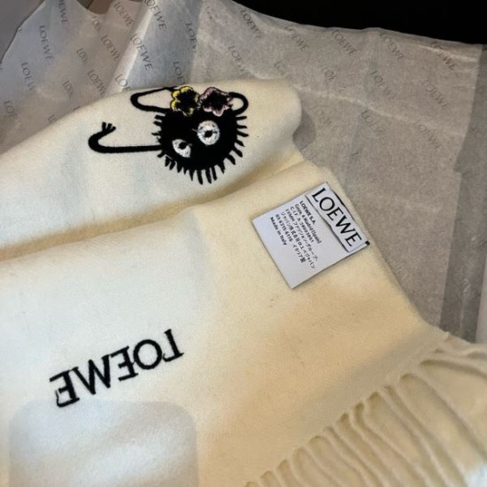 2025FW スカーフ LOEWE ロエベ 今シーズン最注目のトレンドスカーフ