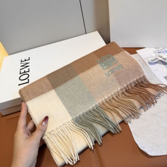 2025FW スカーフ LOEWE ロエベ 今年の秋冬コーデに映える万能アイテム