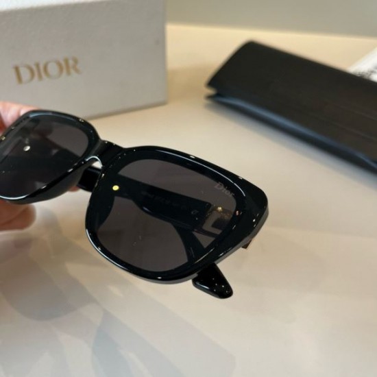 2025FW サングラス DIOR ディオール 雑誌掲載＆街でも話題の人気アイテム